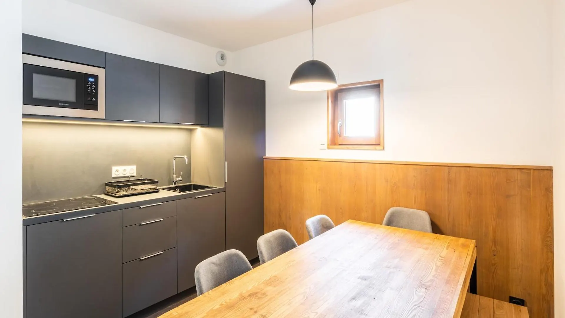 Apartments By The Slopes In L'Alpe D'Huez