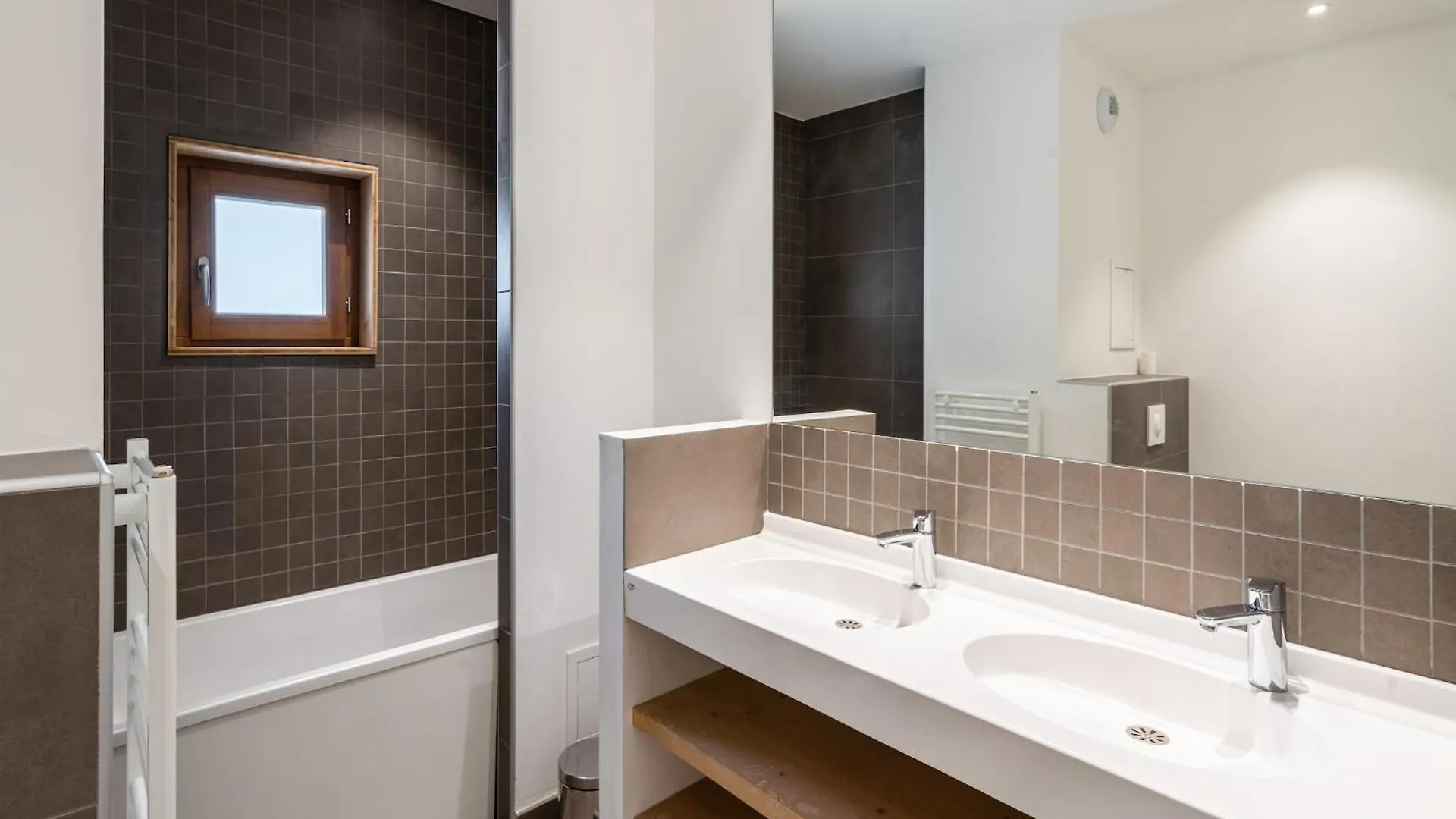 Apartments By The Slopes In L'Alpe D'Huez